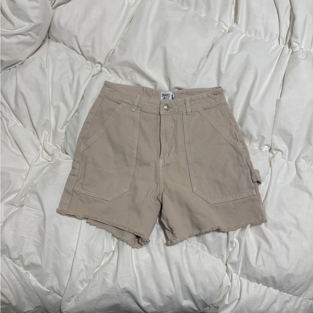 🍨Princess Polly Beige/Khaki Carpenter Shorts Great Condition Size US 2🍨